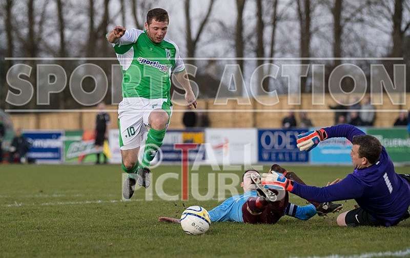 Guernsey FC v Horley Town-2 - GUERNSEY FC v HORLEY TOWN
