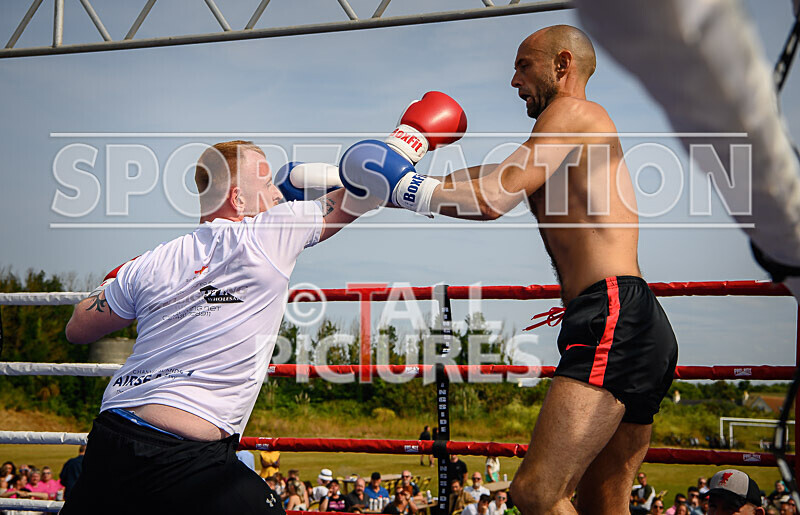 BOUT 3 - Dangerous Dan Cavanagh v Tim Scrappy Doo Rogers-8 - BOUT 3 - 'Dangerous' Dan Cavanagh v Tim 'Scrappy Doo' Rogers