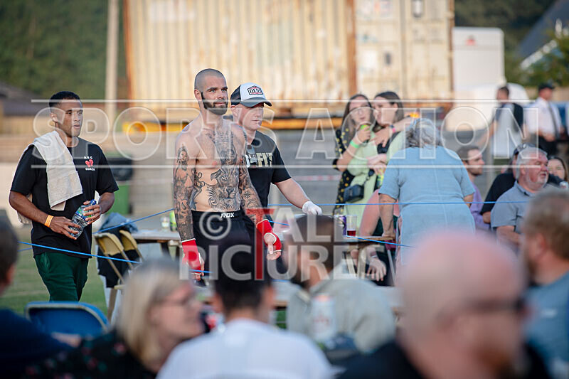 BOUT 14 - Koen -Kraken- Le Prevost v Lewis Bourgaize-3 - BOUT 14 - Koen 'Kraken' Le Prevost v Lewis Bourgaize