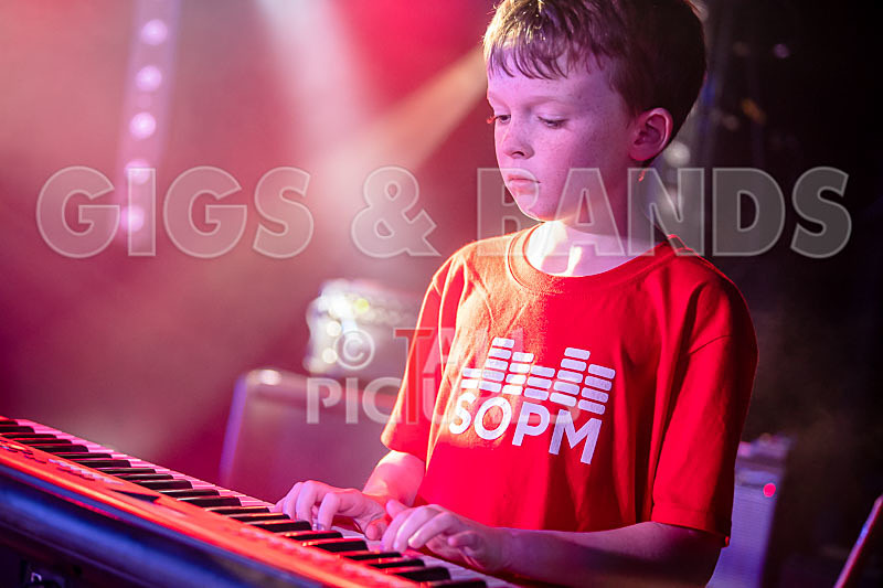 The Minorities-9 - THE MINORITIES