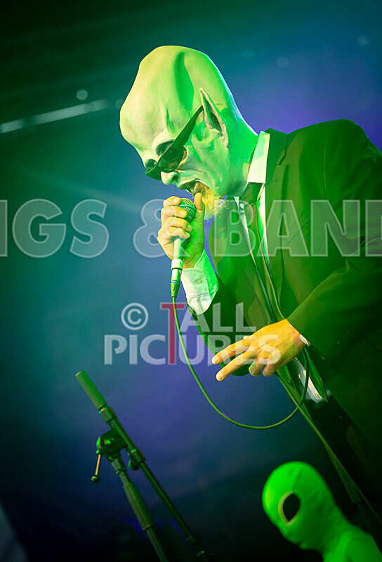 The Bensons-2 - THE BENSONS