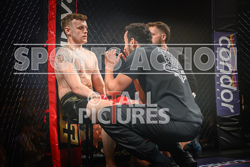 BOUT- 6 - Fin Aitkin v Pharrell Taylor-8 - BOUT 6 - Fin Aitkin v Pharrell Taylor