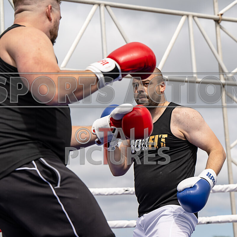 BOUT 2- Dave Tornado Taylor v Marvin Le Marvellous Odillard-12 - BOUT 2- Dave 'Tornado' Taylor v Marvin 'Le Marvellous' Odillard