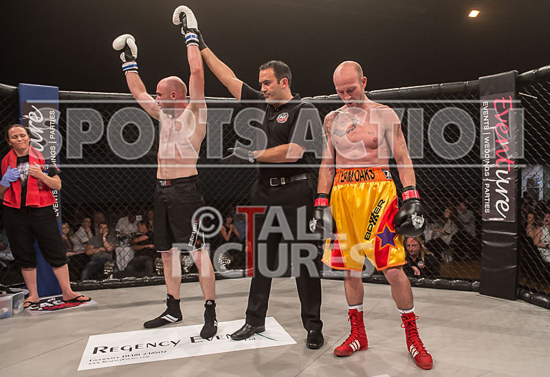 Lee Waterman v Danny Smith-36 - BOUT 1