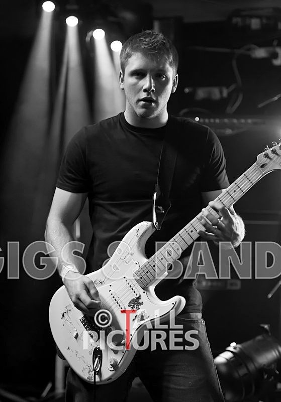 Dead Wing-14 - DEAD WING