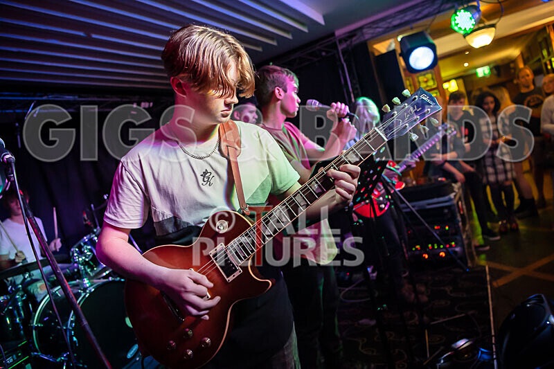 Motionless-51 - MOTIONLESS