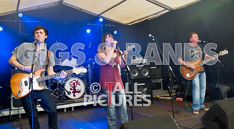 The Barlows-3 - THE BARLOWS