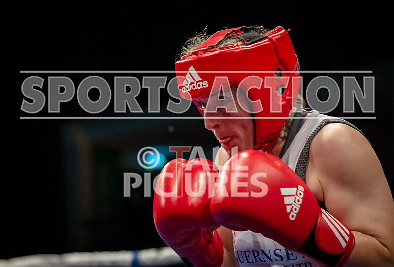 BOUT 6- Emma Martin v Stephanie Adlington-28 - BOUT 6: Emma Martin v Stephanie Adlington