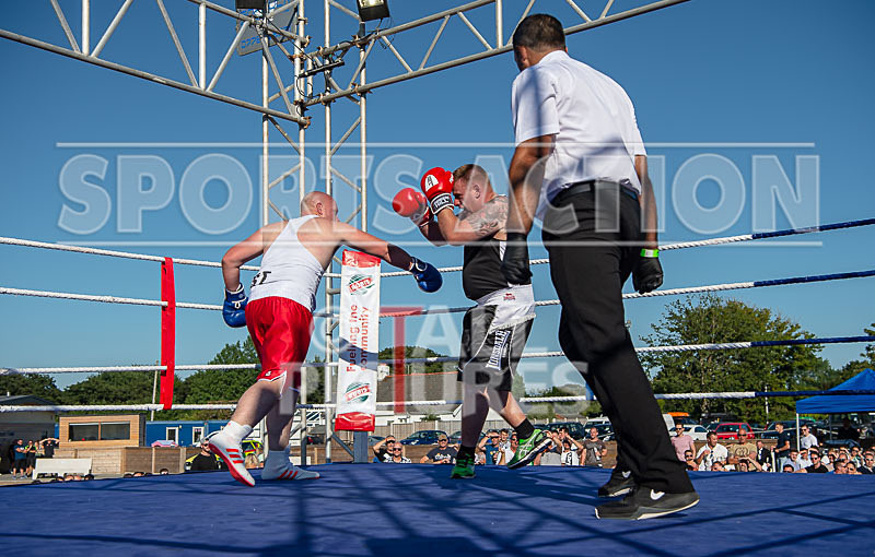 BOUT-1- Matthew The Scooby Alderton v Ian Blind Date Champion-23 - BOUT-1 Matthew 'The Scooby' Alderton v Ian 'Blind Date' Champion