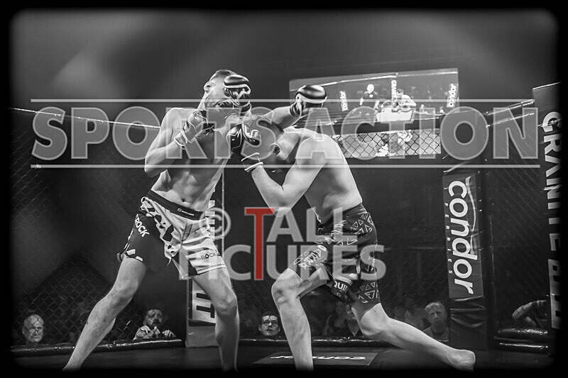 BOUT- 11 - James Jeune v Matt Iwon-10 - BOUT 11 - James Jeune v Matt Iwon