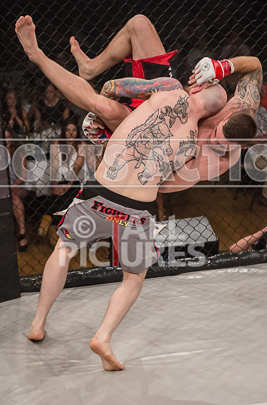 Josh Ozanne v Andrew Reid-7 - BOUT 15