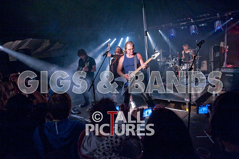 Guns n Oatcakes-51 - HOGWASH 2009 - BANDS