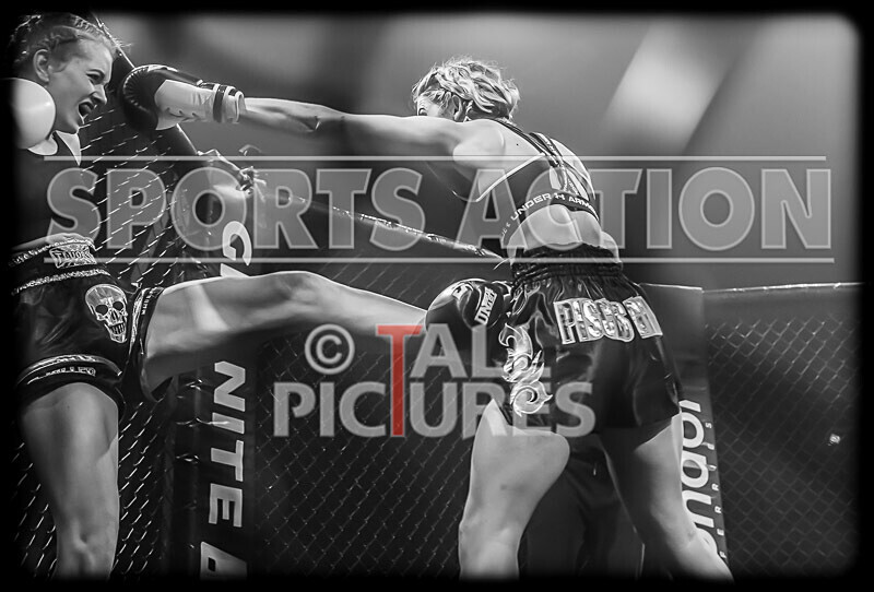 BOUT- 9 - Laura Douglas v Georgia Blumsom-73 - BOUT 9 - Laura Douglas v Georgia Blumsom