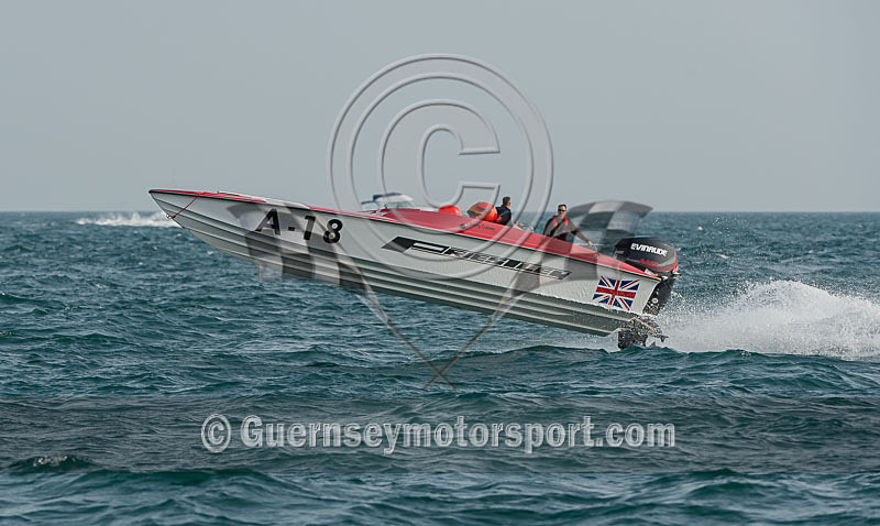 Worlds Powerboats_2014_Race-2-118 - UIM CLASS 3A & 3B WORLD OFFSHORE CHAMPIONSHIP_RACE-2