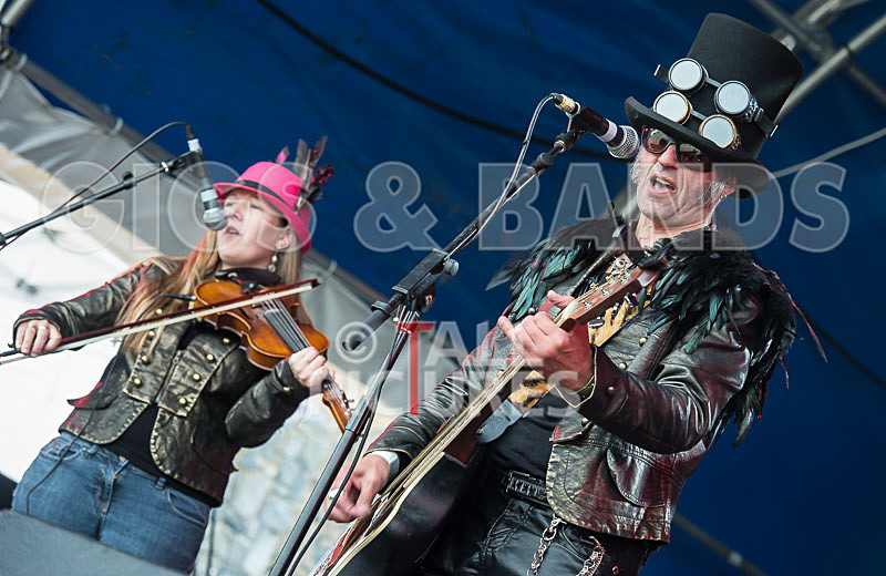 The Crowman-30 - THE CROWMAN & FIDDLING PIXIE