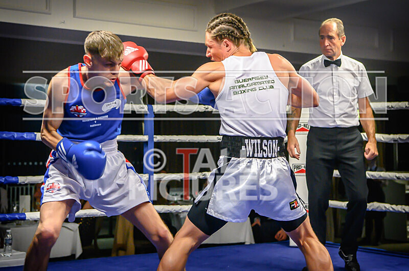 BOUT- 6 - Jamie Wilson v Declan Hunt-13 - BOUT 6 - Jamie Wilson v Declan Hunt
