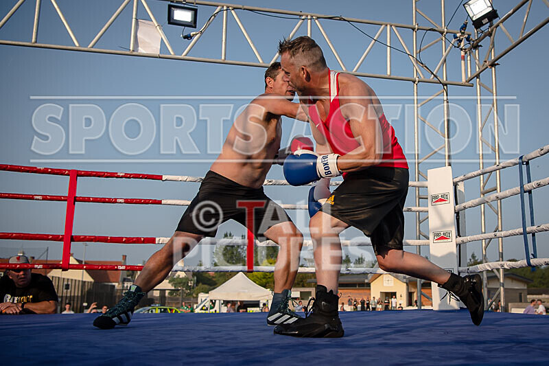 BOUT 11 - Rolo -9 and a Half Digits De Saumarez v Darren -the Executio - BOUT 11 - Rollo '9 and a Half Digits' De Saumarez v Darren 'the Executioner' Etasse