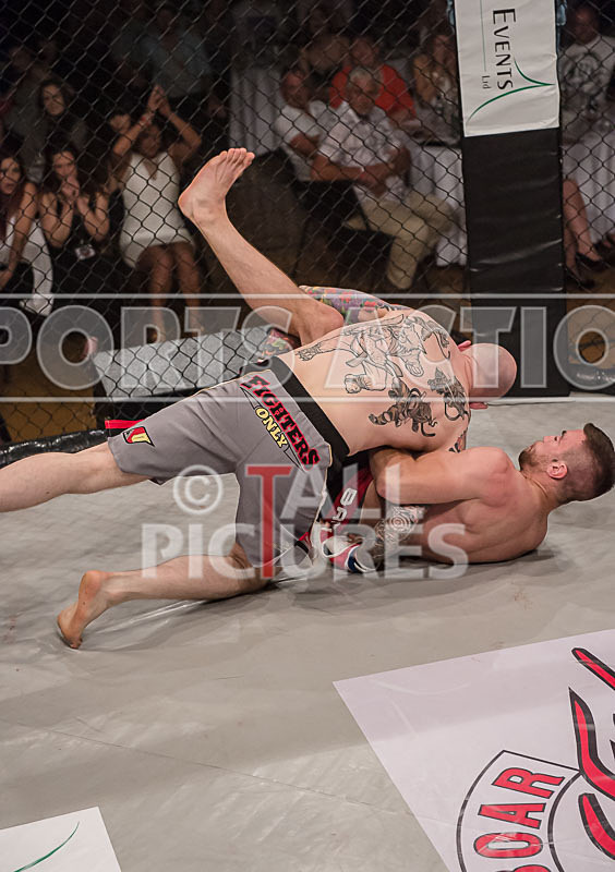 Josh Ozanne v Andrew Reid-27 - BOUT 15