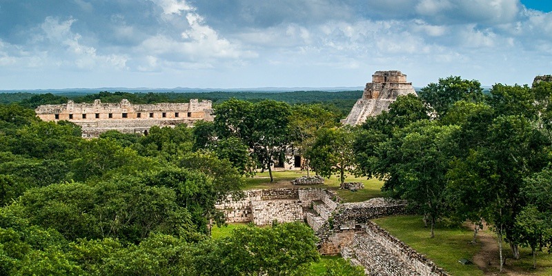 Uxmal - Travel
