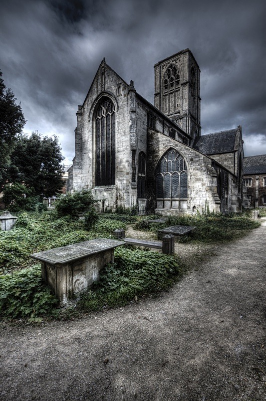 Ghostly Graveyard - UK Images