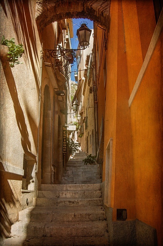 Old Sicilian Alley - Travel