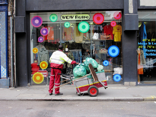 street-photography-colour-Linda Wisdom-08