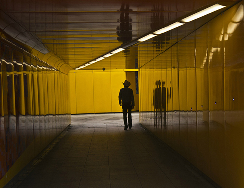 street-photography-colour-Linda Wisdom-01