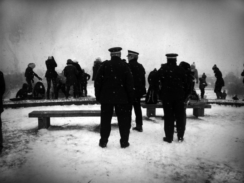 Primrose Hill snow series - London street photography photos 1