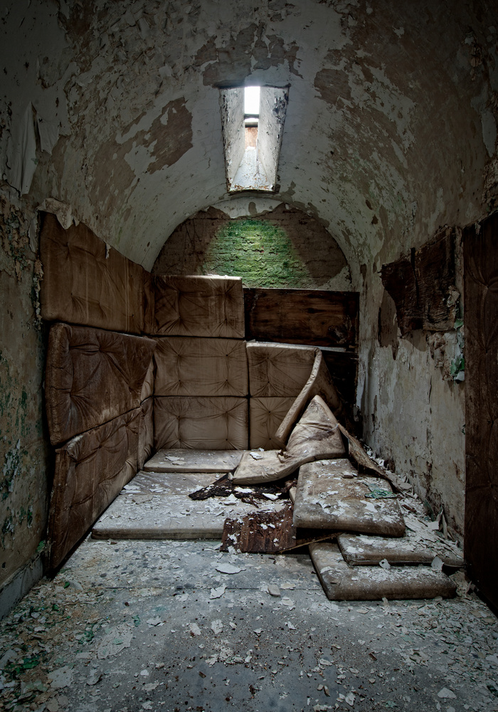 Padded cell, Holmesburg Prison, Philadelphia PA | Abandoned America by