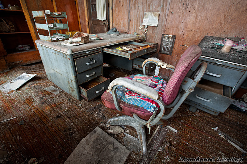 Children's Clothing Factory - Matthew Christopher Murray's Abandoned America