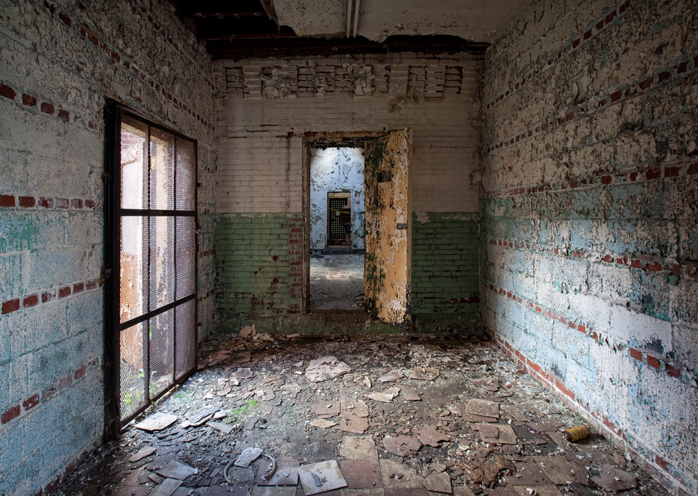 Connecting room, Holmesburg Prison, Philadelphia PA | Abandoned America ...