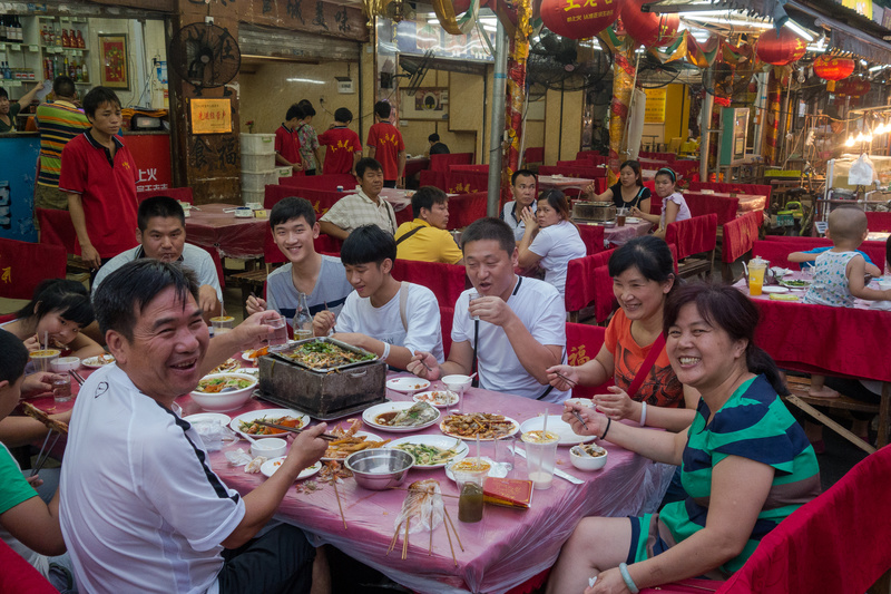 HAPPY DINERS - CHINA