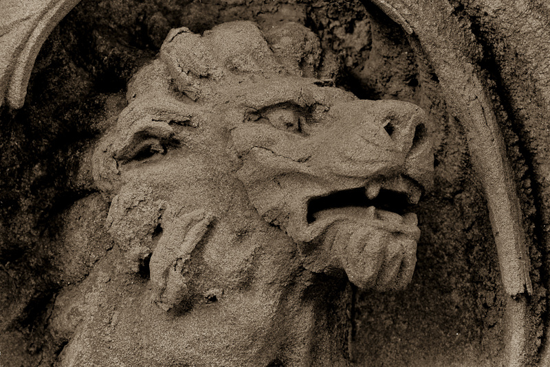 ON GUARD - EXQUISITE SCULPTURES