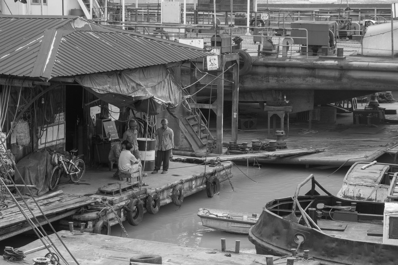 CONVERSATION ON THE BOAT - CHINA
