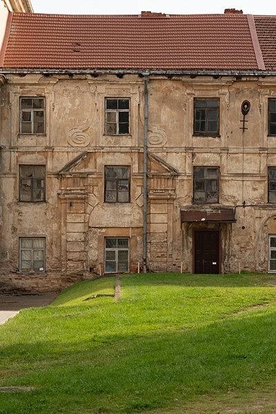 1. - Roseanne Robinson