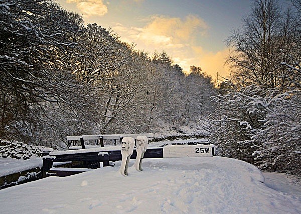 Huddersfield Narrow Canal in the Snow, Diggle, Saddleworth