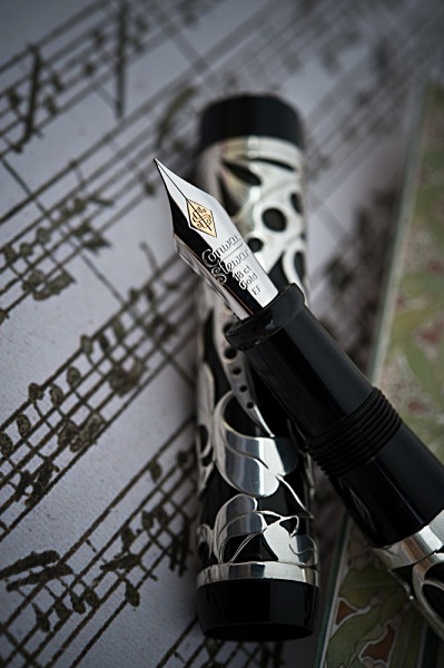  - The Violin Pen...