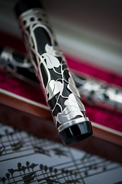  - The Violin Pen...
