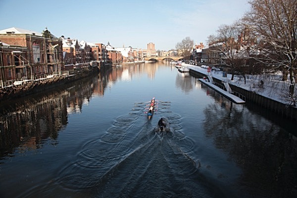 IMG_8889  WINTER ROWINGRIVER OUSE YORK FROM SKELDERGATE BRIDGEcopy - YORK SNOW 2013
