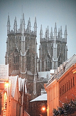 16 Minster from Petergate - YORK SNOW 2008