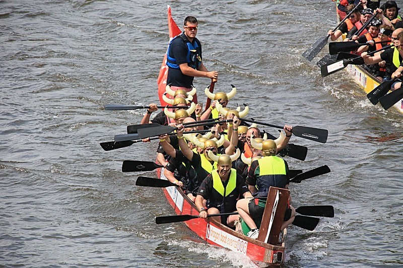 BV6R1619 - DRAGON BOAT RACES 2015 York Rotary Club