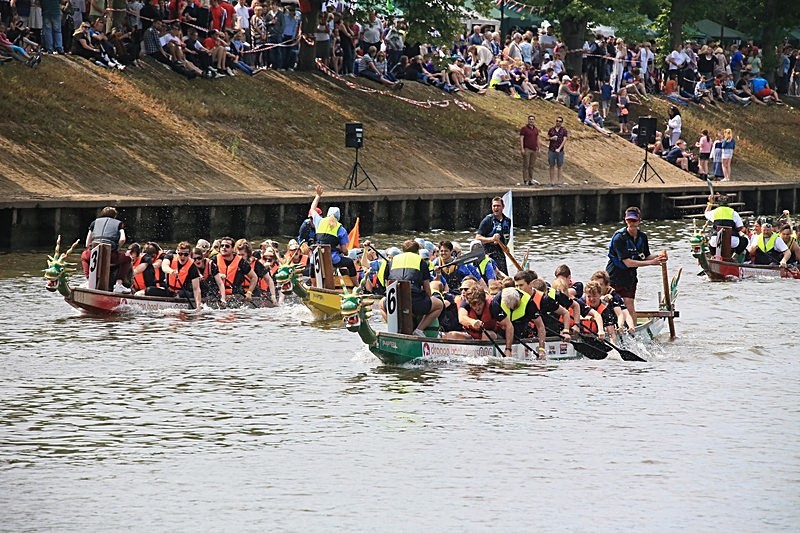 BV6R1647 - DRAGON BOAT RACES 2015 York Rotary Club