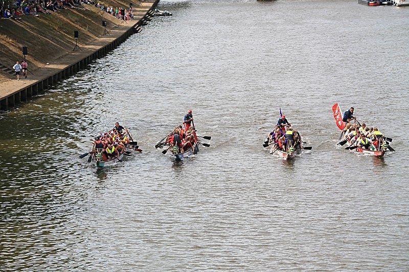 BV6R1670 - DRAGON BOAT RACES 2015 York Rotary Club