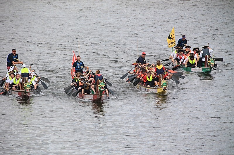 BV6R1503 - DRAGON BOAT RACES 2015 York Rotary Club