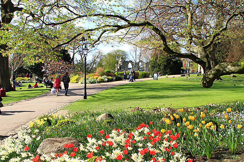 APRIL 2014-2 - FOUR SEASONS MUSEUM GARDENS