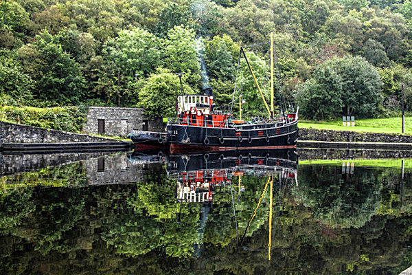 THE OLD PUFFER  CRINAN SCOTLAND- - SCOTLAND  WESTERN ISLES, SEPT 2013
