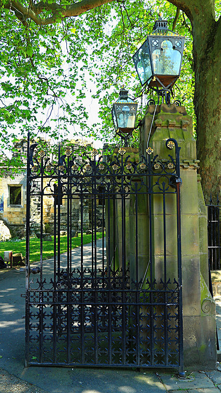 BV6R3515_2  GATES MUSEUM ST ENTRANCE copy - FOUR SEASONS MUSEUM GARDENS