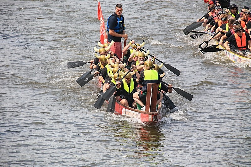 BV6R1615 - DRAGON BOAT RACES 2015 York Rotary Club