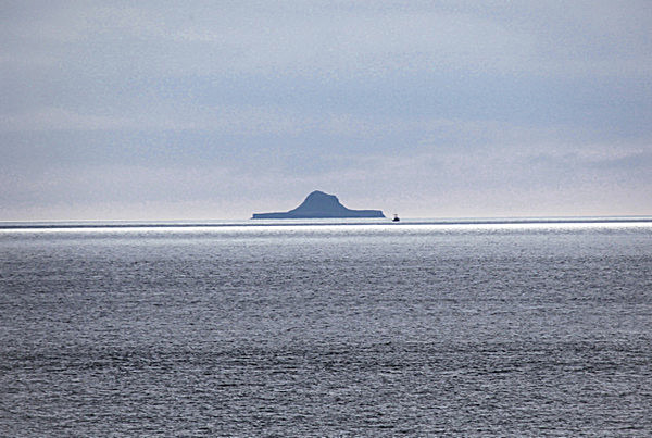 ISLAND  OFF  ARDNAMURCHAN POINT   SCOTLAND- - SCOTLAND  WESTERN ISLES, SEPT 2013