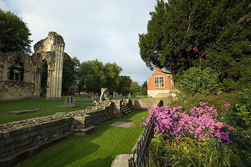 SEPTEMBER  2014  - FOUR SEASONS MUSEUM GARDENS